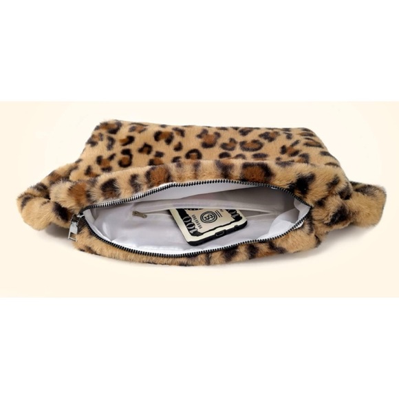 NWT Leopard Print Plush Faux Fur Tote Bag - Picture 4 of 6